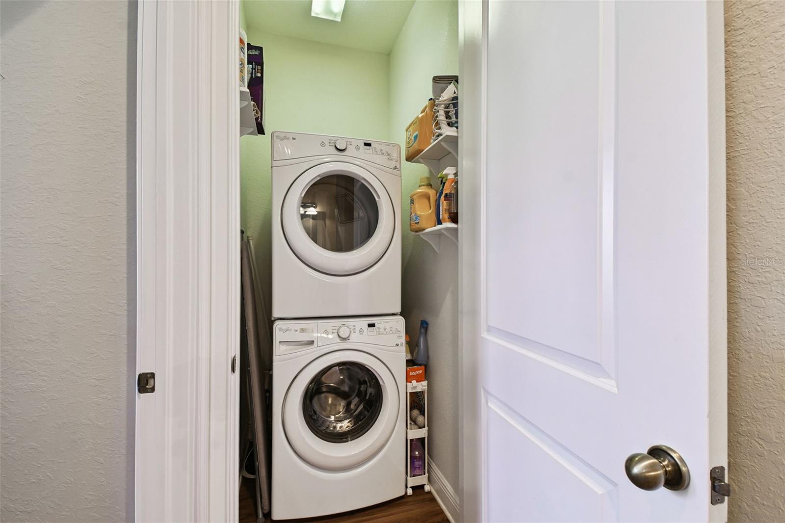 Washer/dryer- 3rd level with all bedrooms