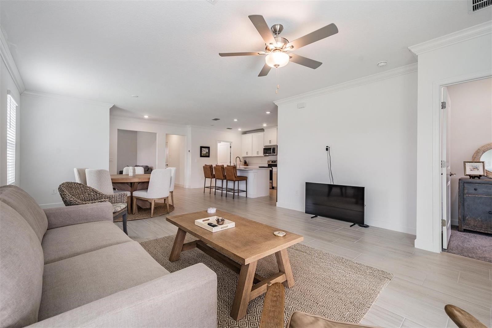 Light, bright and open to kitchen!