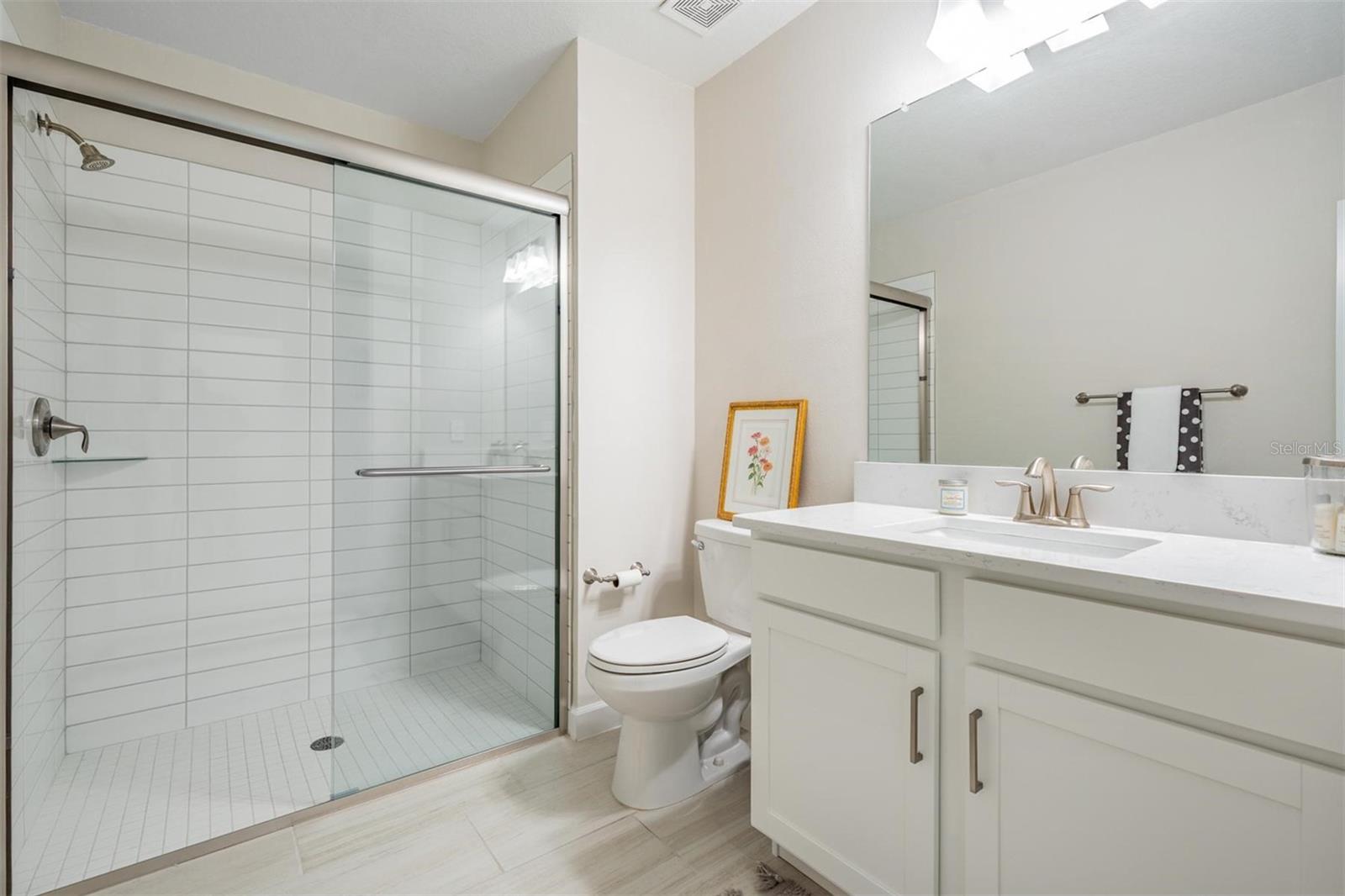 2nd full bath w/walk-in shower