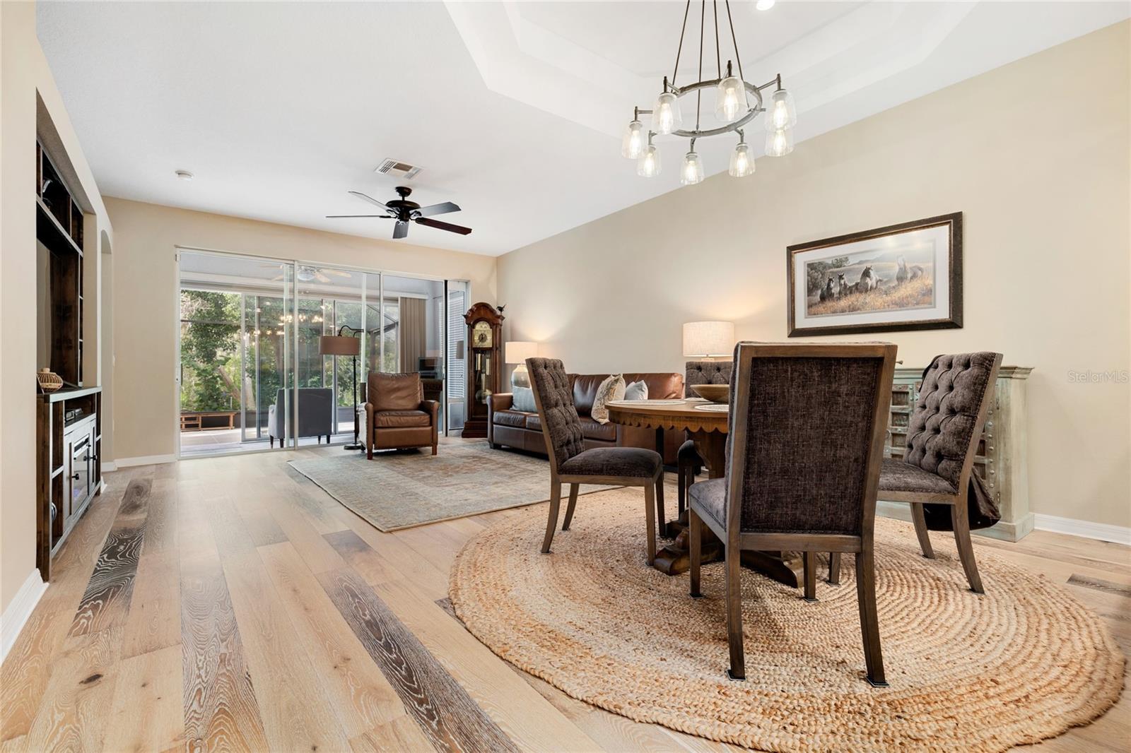 DINING ROOM/LIVING ROOM