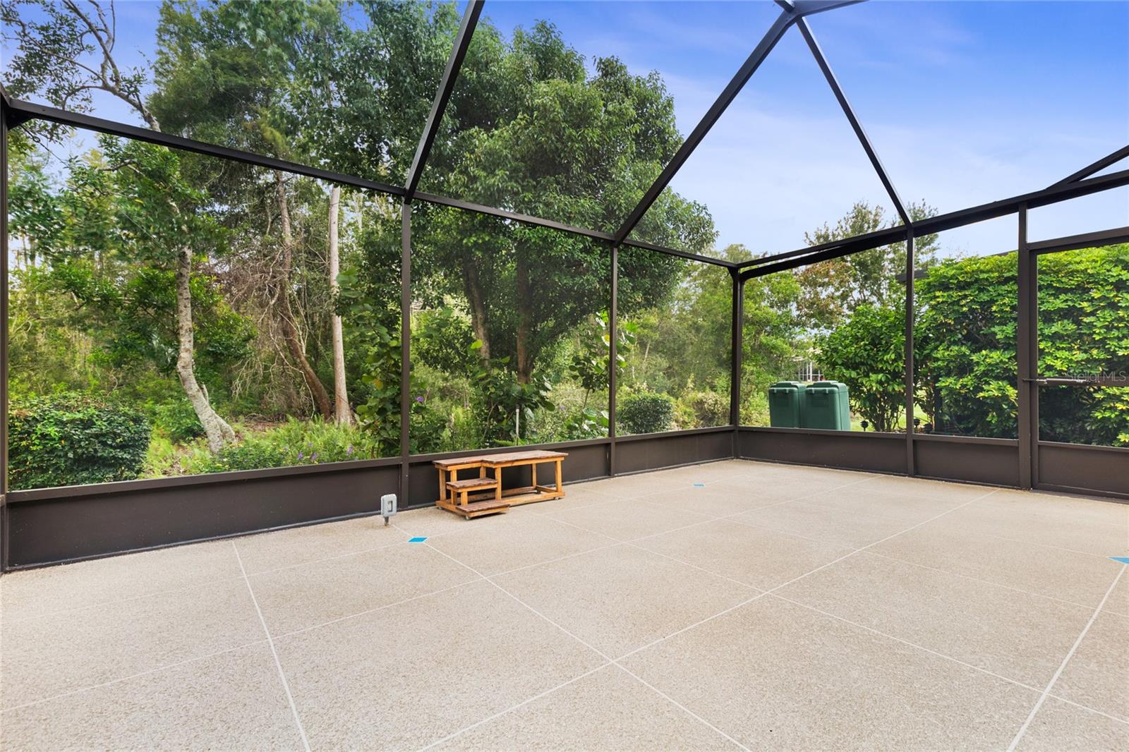 LARGE SCREENED LANAI/ON CONSERVATION.