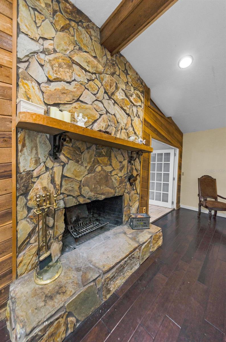 electric fireplace does not convey.