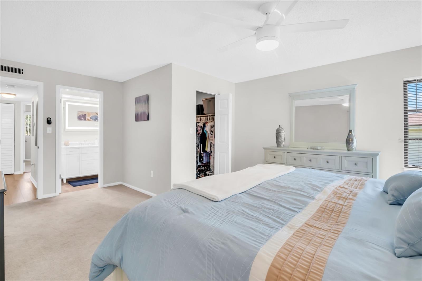 EXPANSIVE PRIMARY SUITE