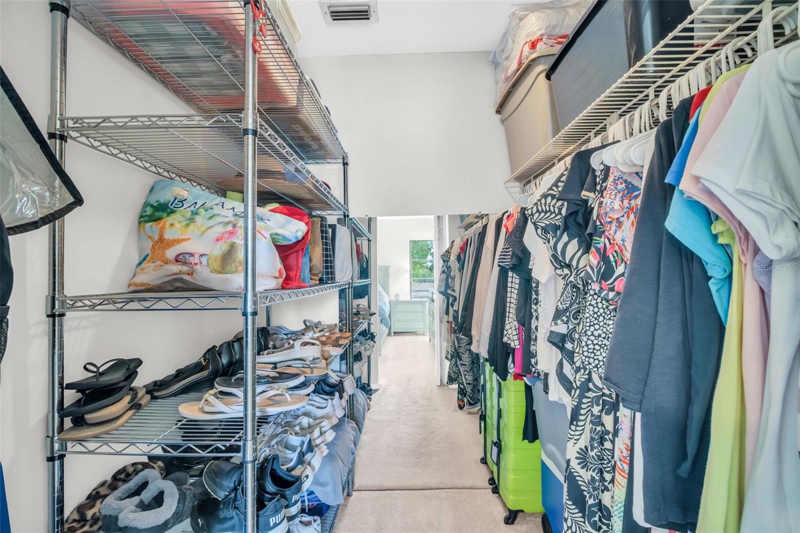 WALK-IN CLOSET WITH MIRROR