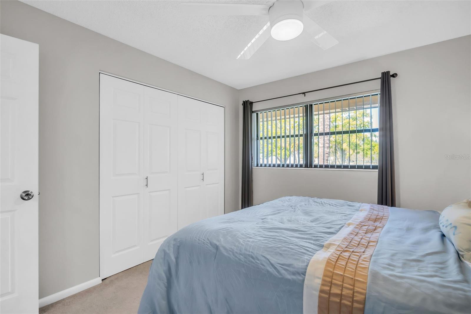 LARGE CLOSET