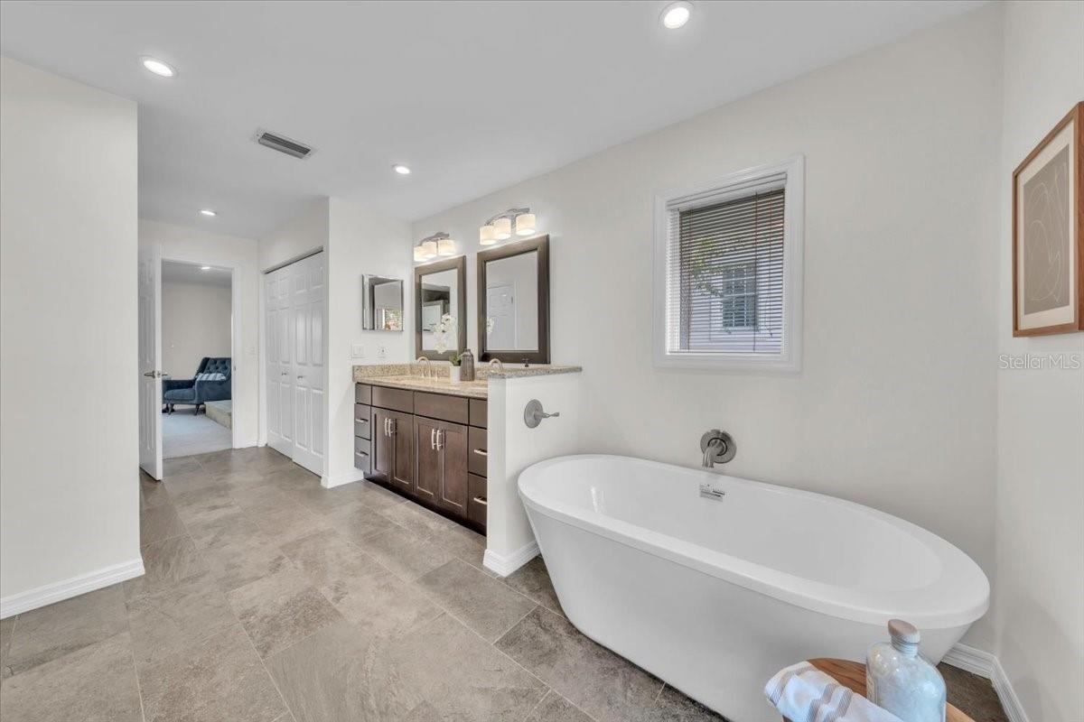 Primary bath