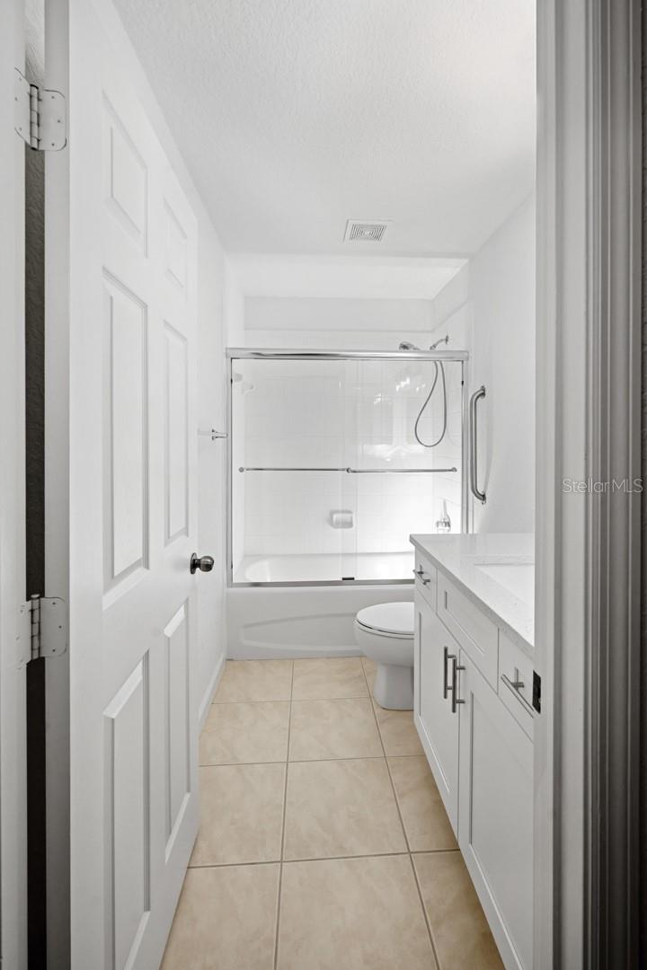2nd full bathroom with Quartz countertops