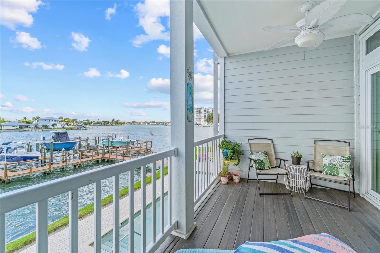 2nd floor balcony