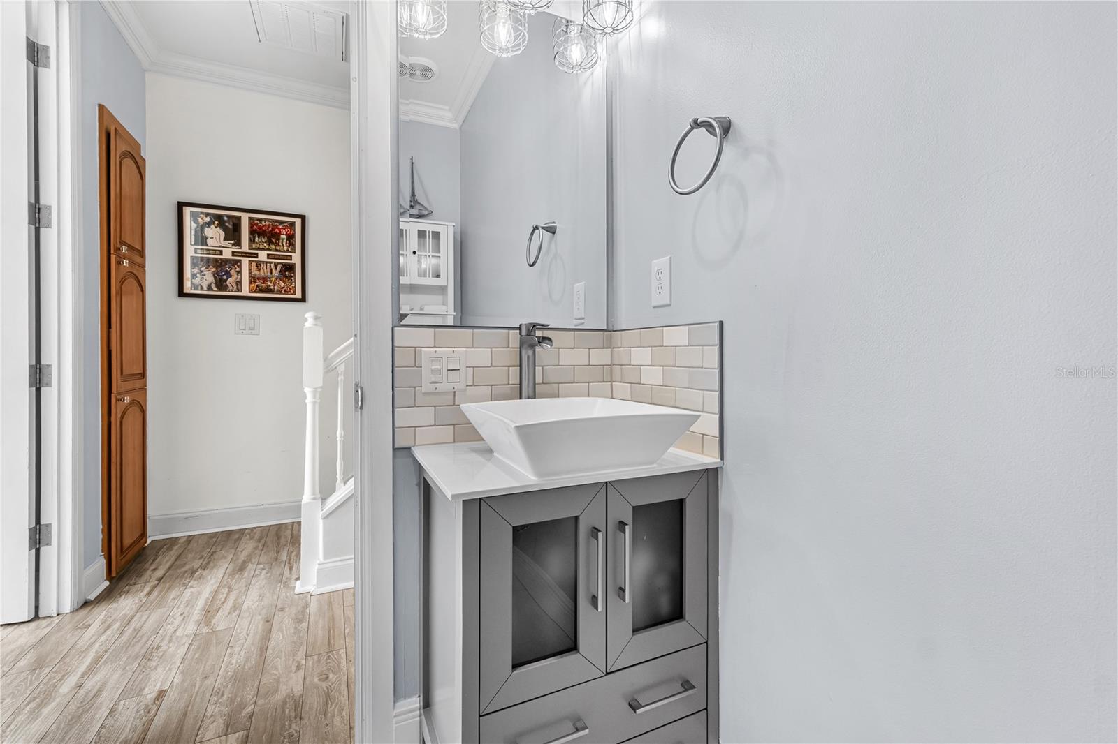 en-suite or separate guest bathroom #2