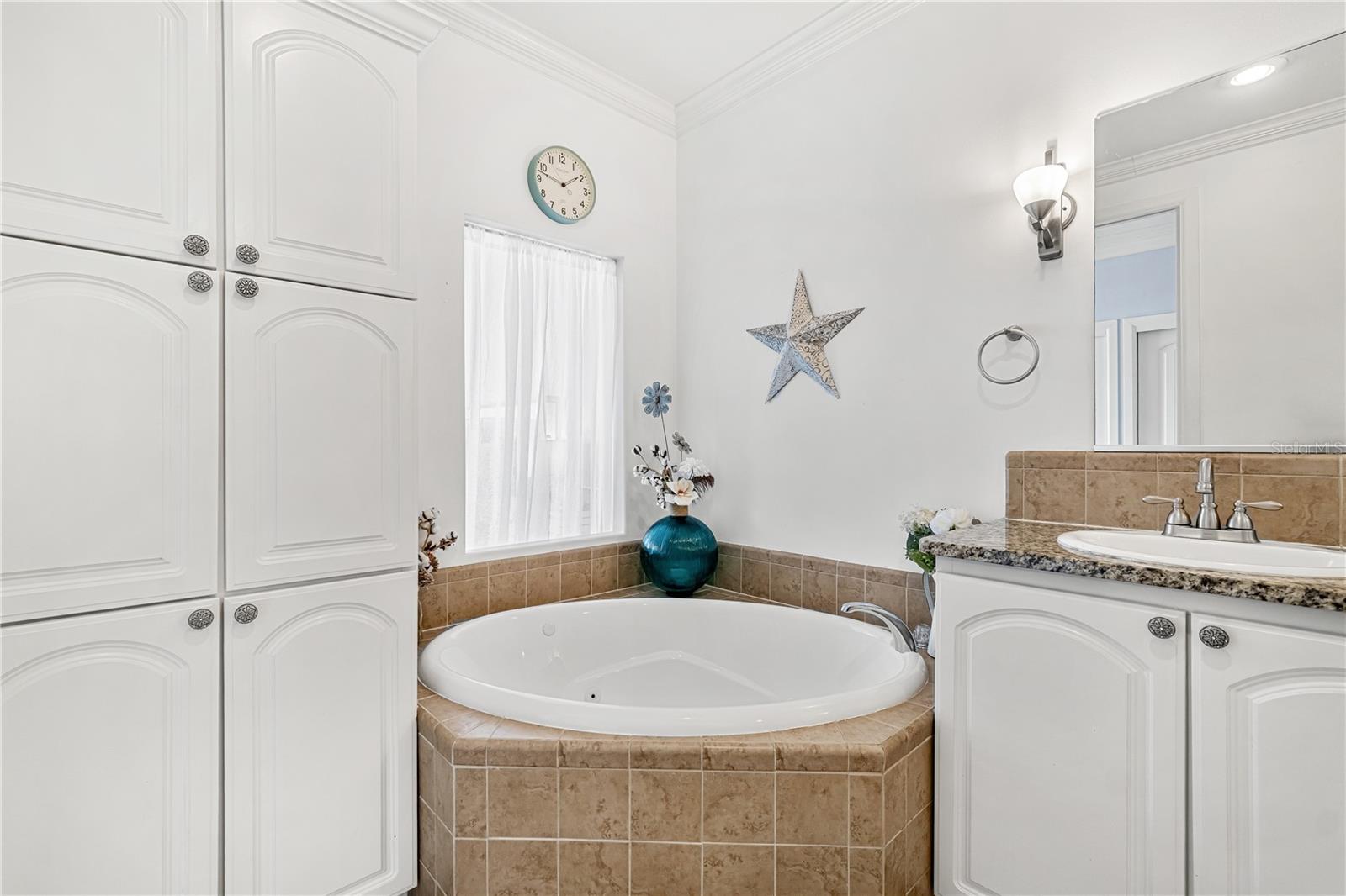 primary soaking tub