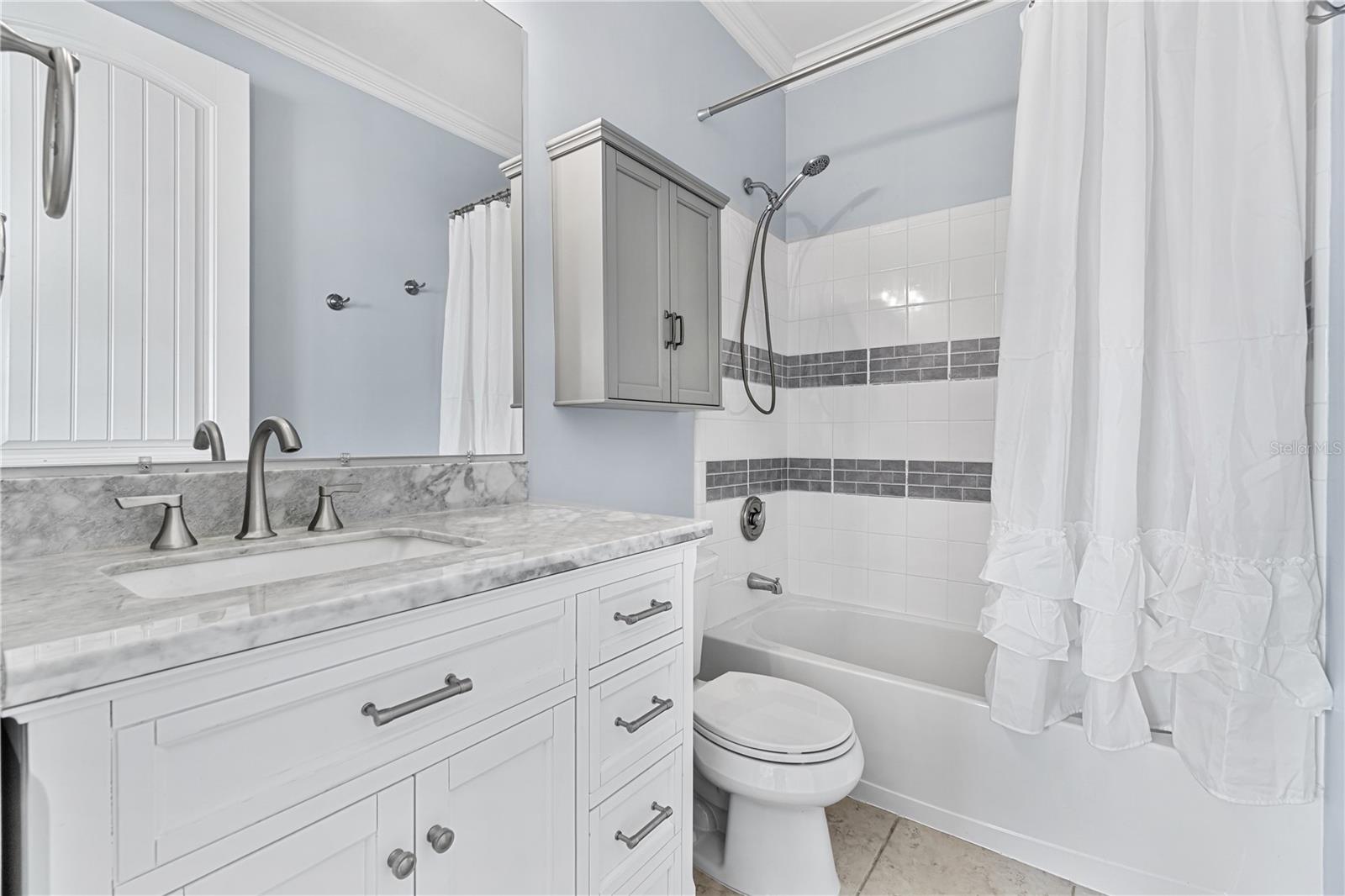 en-suite bathroom #3