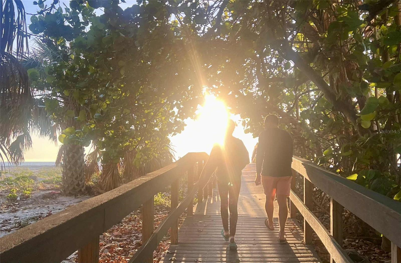 5 min walk to beach