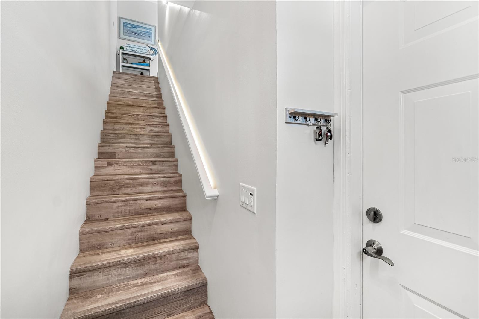 entry stairs to 2nd floor