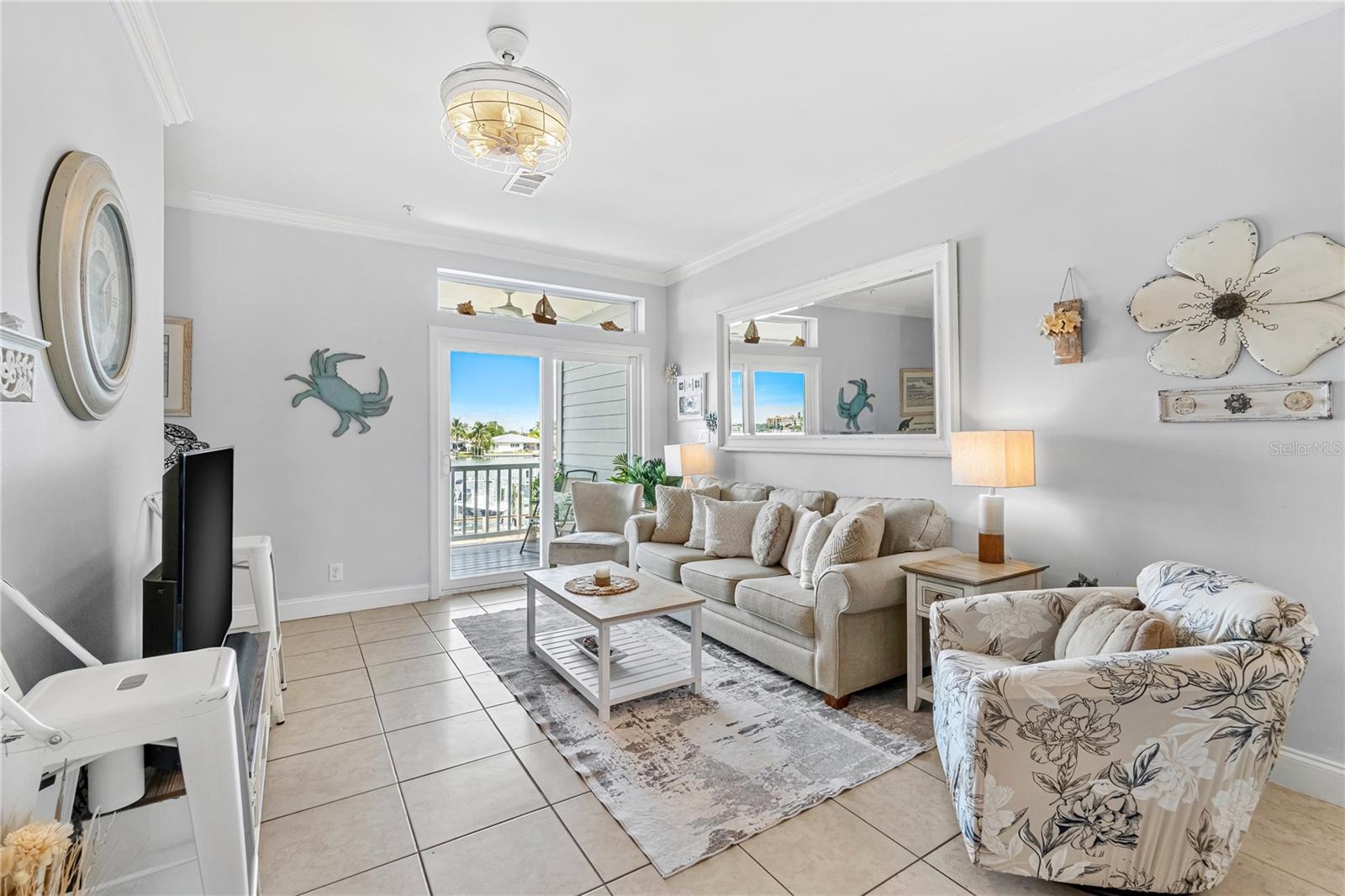 living / dining area
