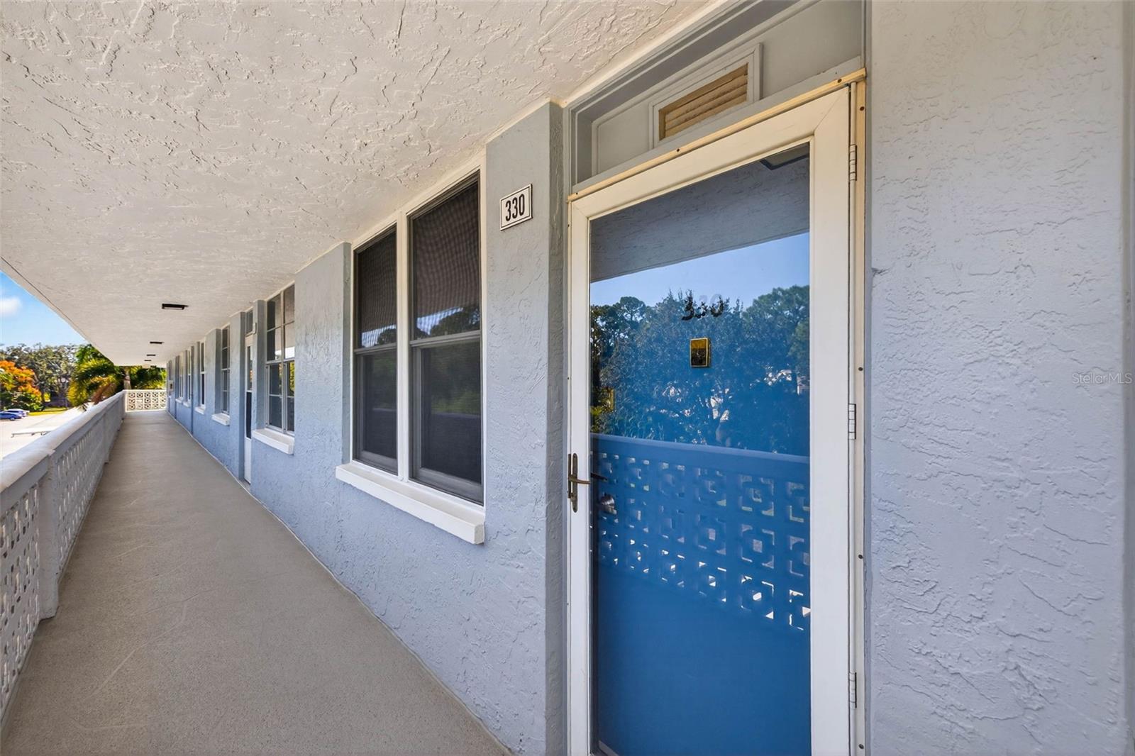 Entrance with storm door
