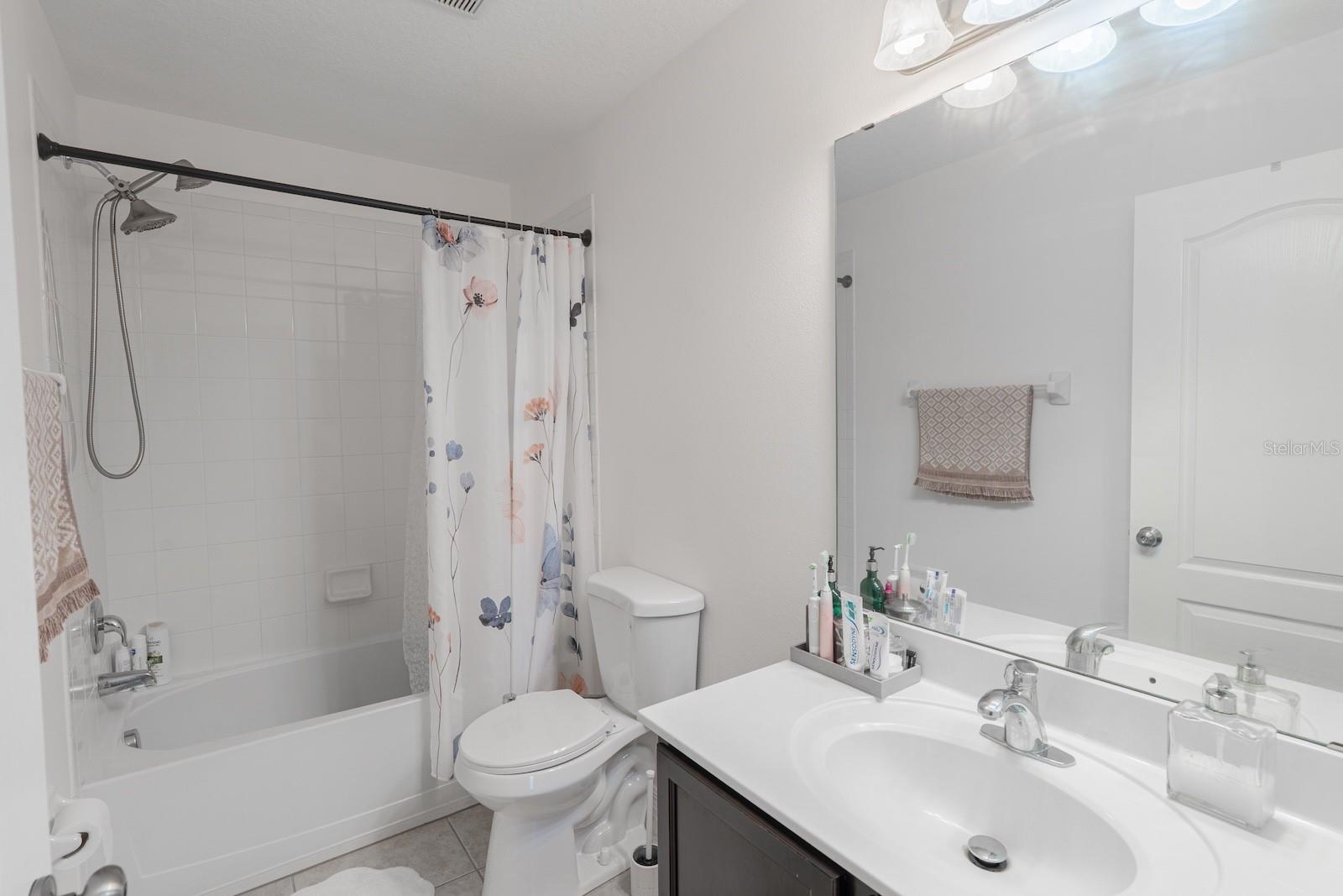 3rd full bathroom en-suite.