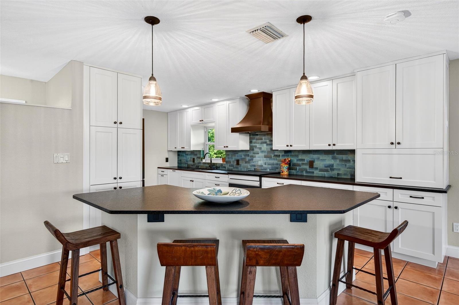 Kitchen with many extras!
