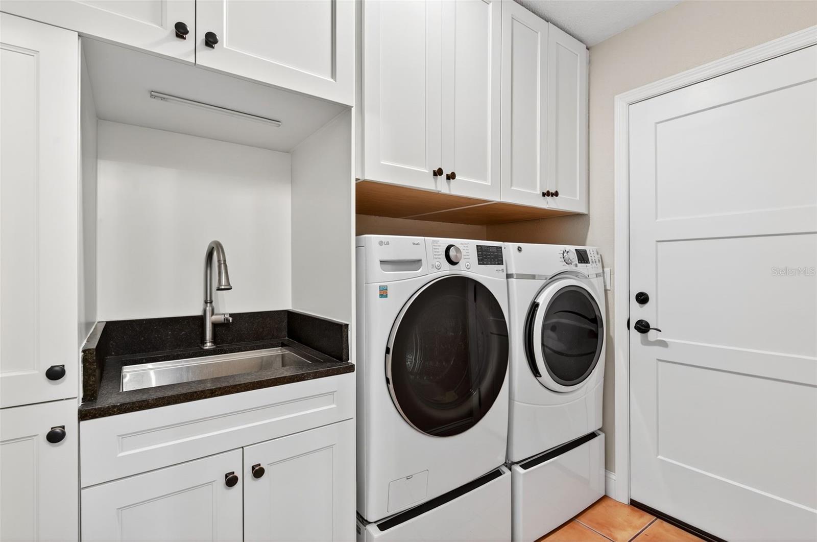 Laundry Room/w sink