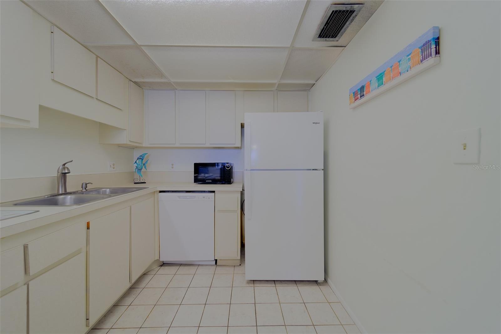 Kitchen with eat in area