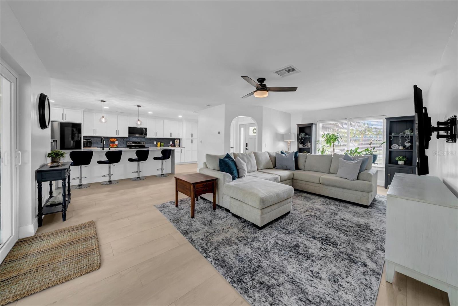Fully open concept