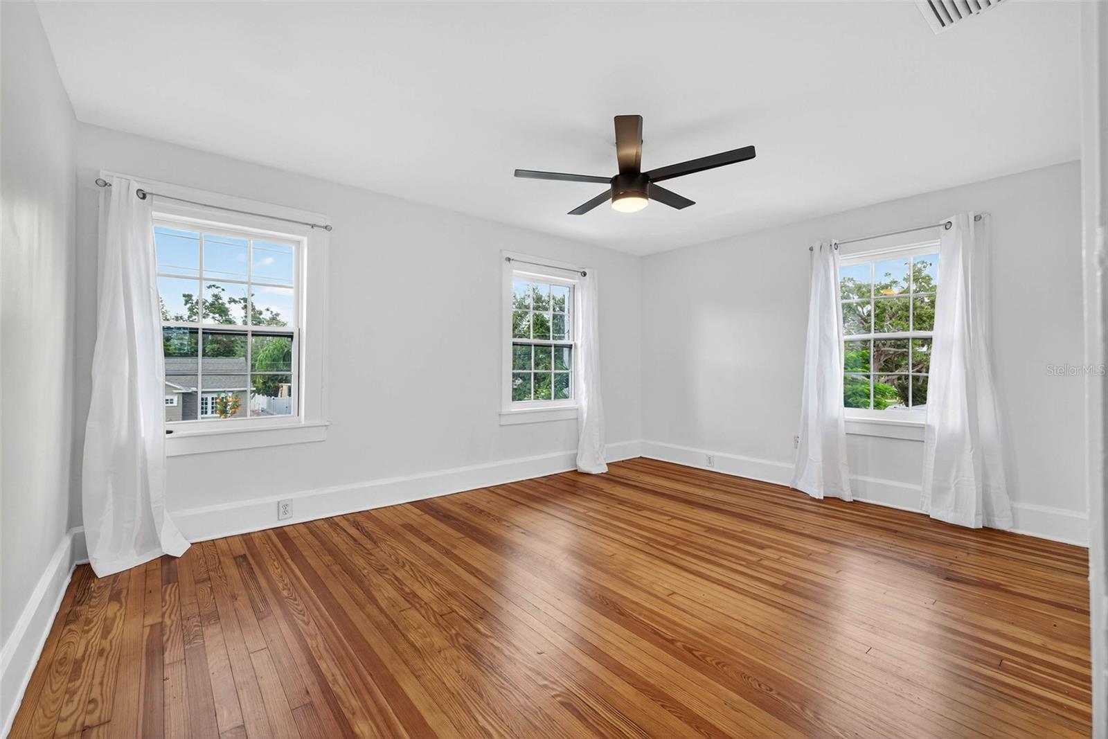 Upstairs Bedroom #2