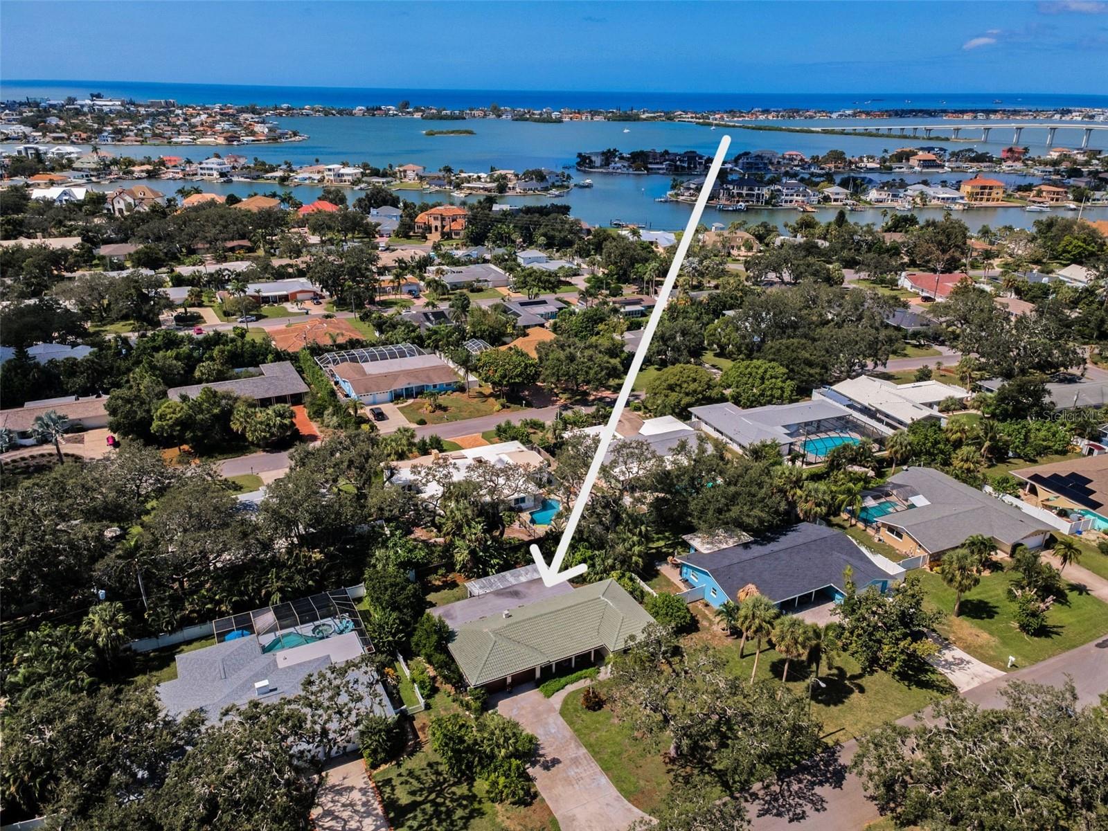 Close to the Sugary Sand of the Beach - just over the Belleair Cswy!