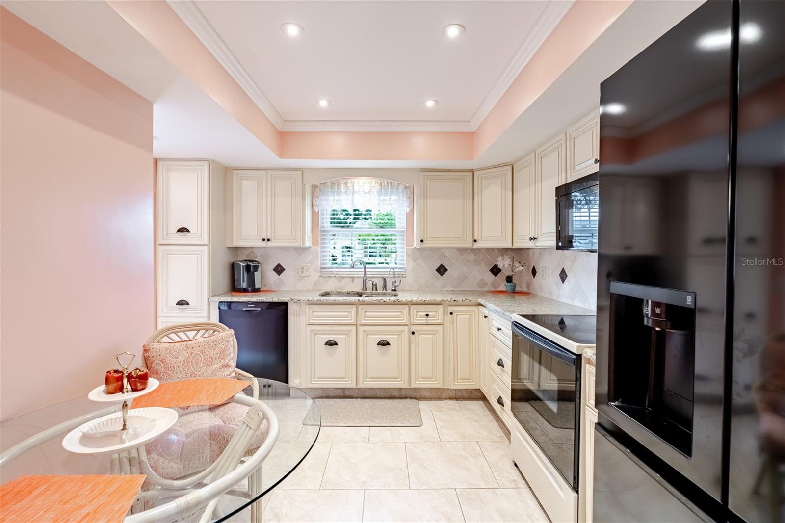 Well-Equipped Kitchen