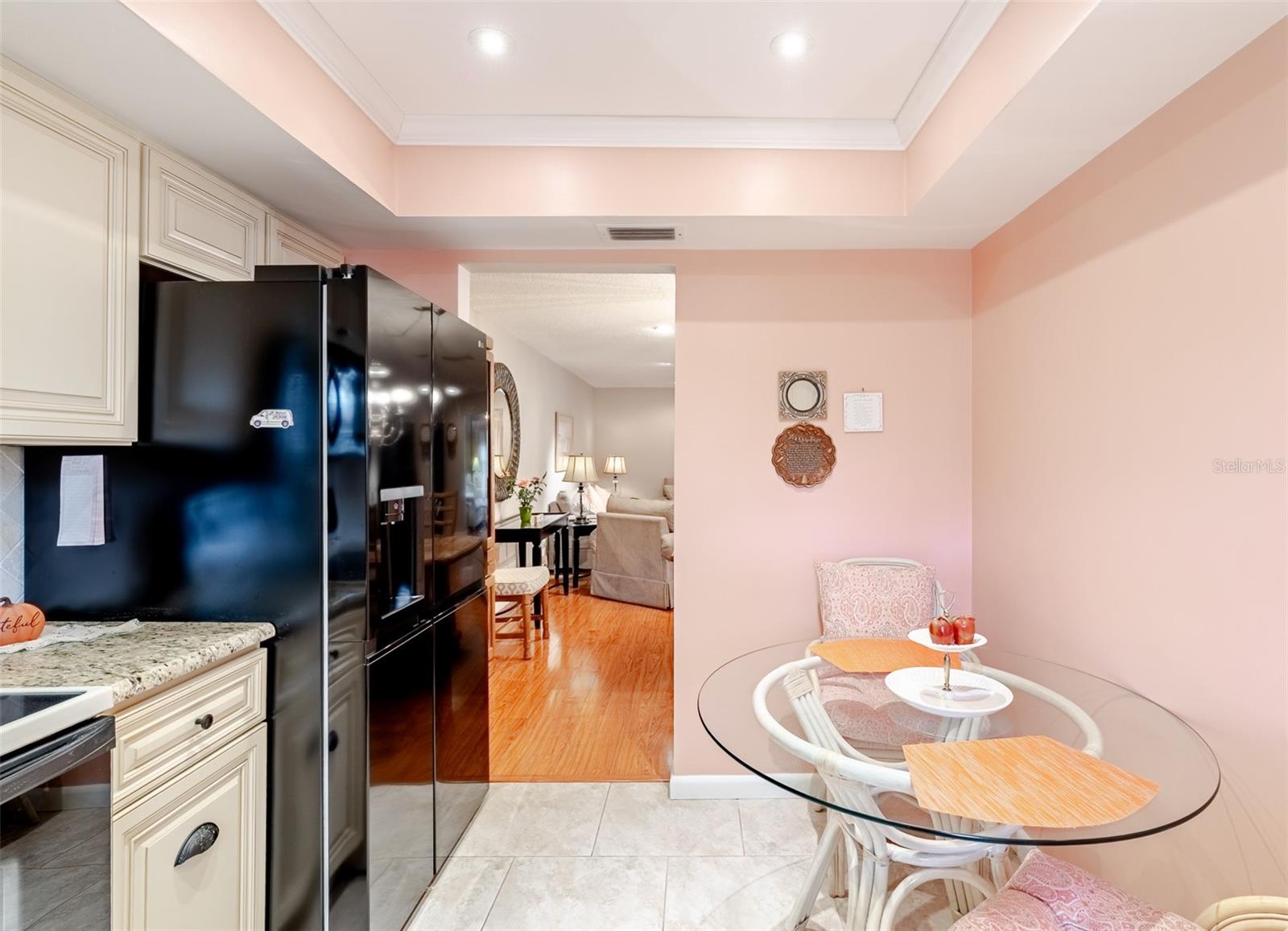 Eat-In Kitchen