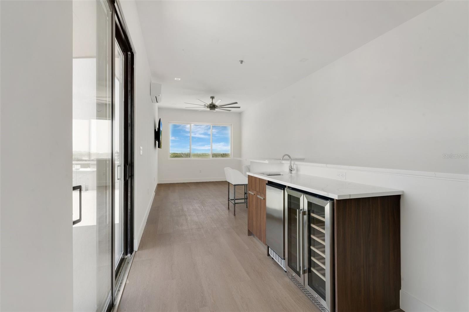 Forth-Floor Entertainment Space