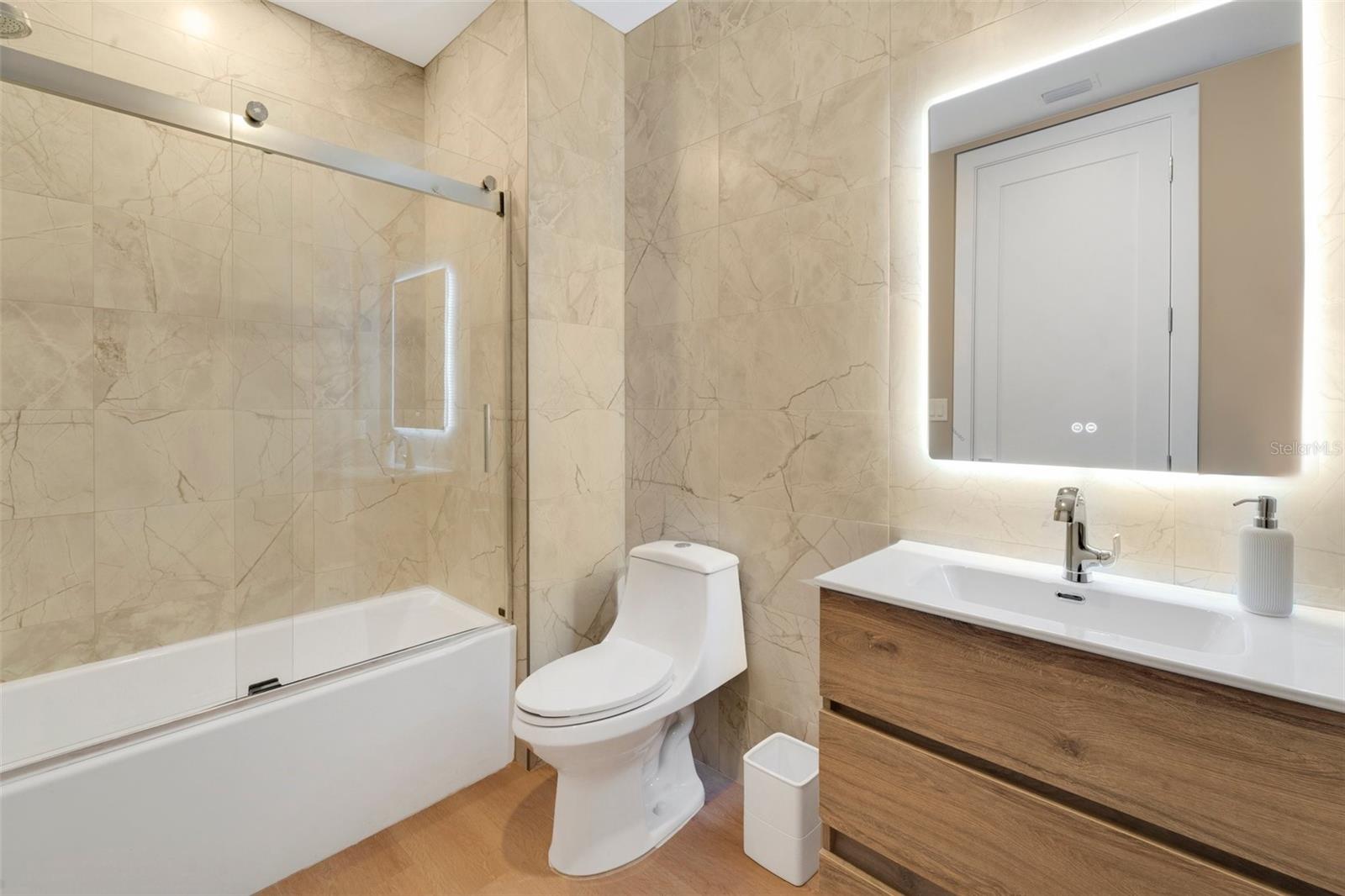 Third-Floor Guest Bath