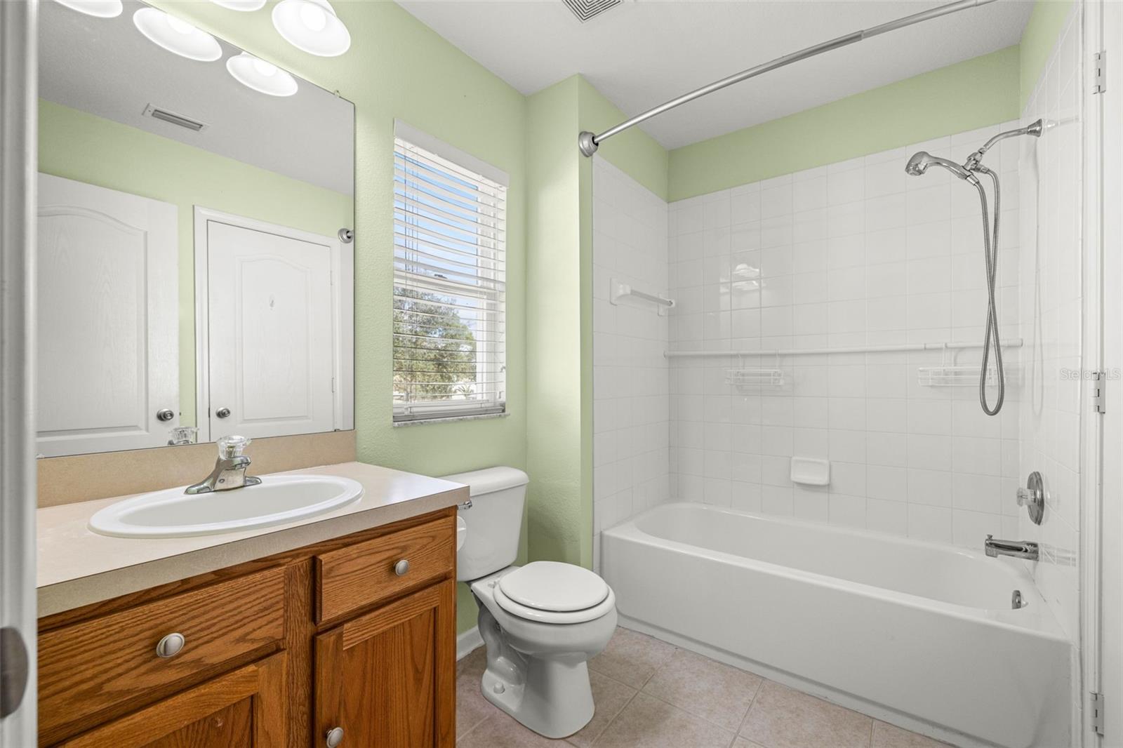 Full Bath 2