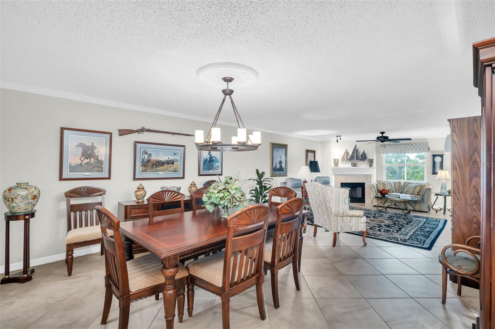OPEN CONCEPT LIVING/DINING AREA