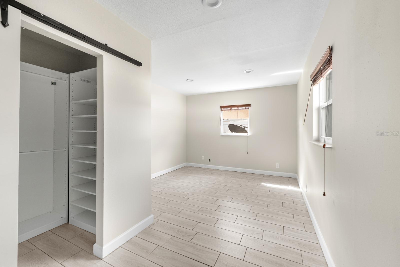 Master Suite & Walk-in Closet