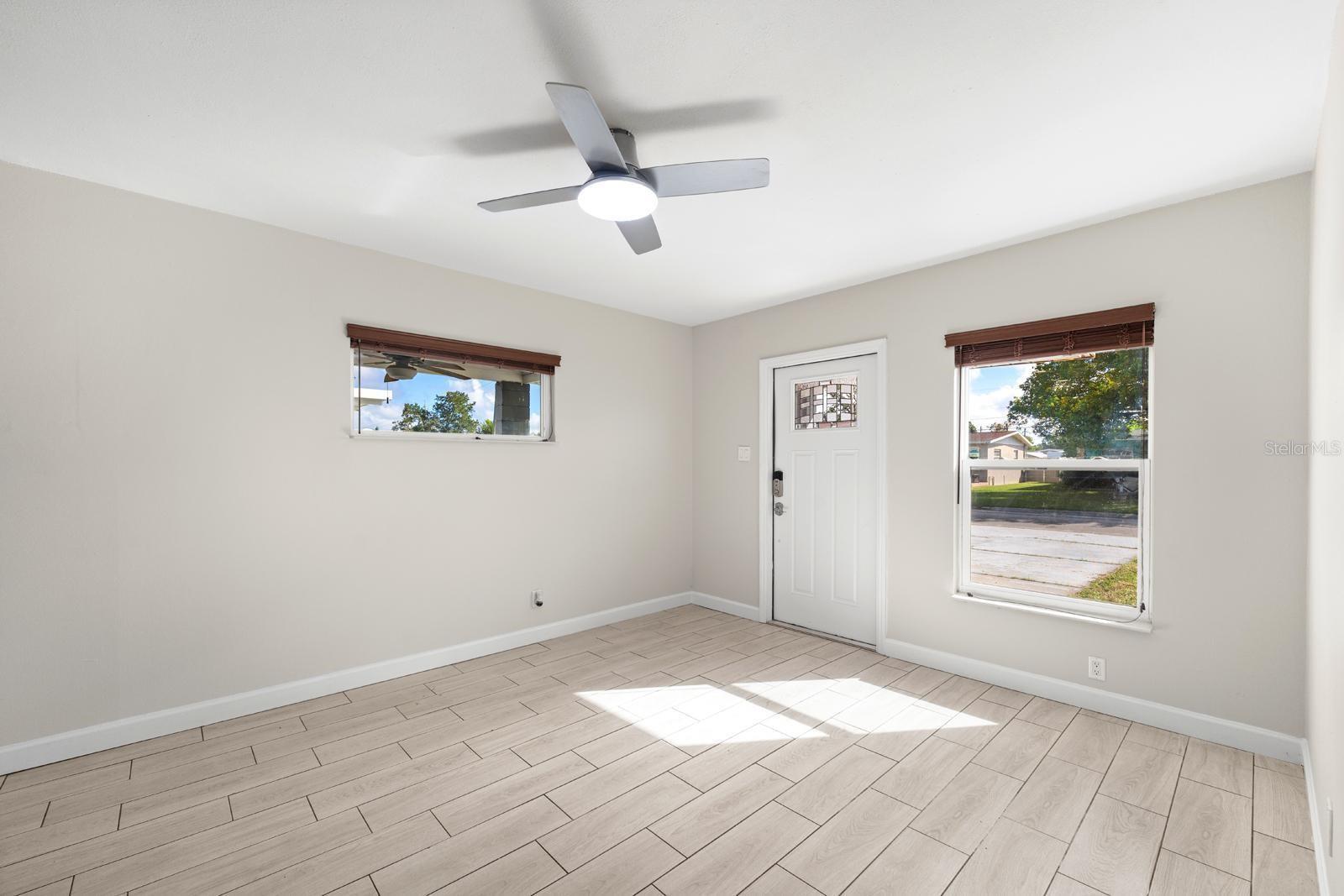 Livingroom Entrance