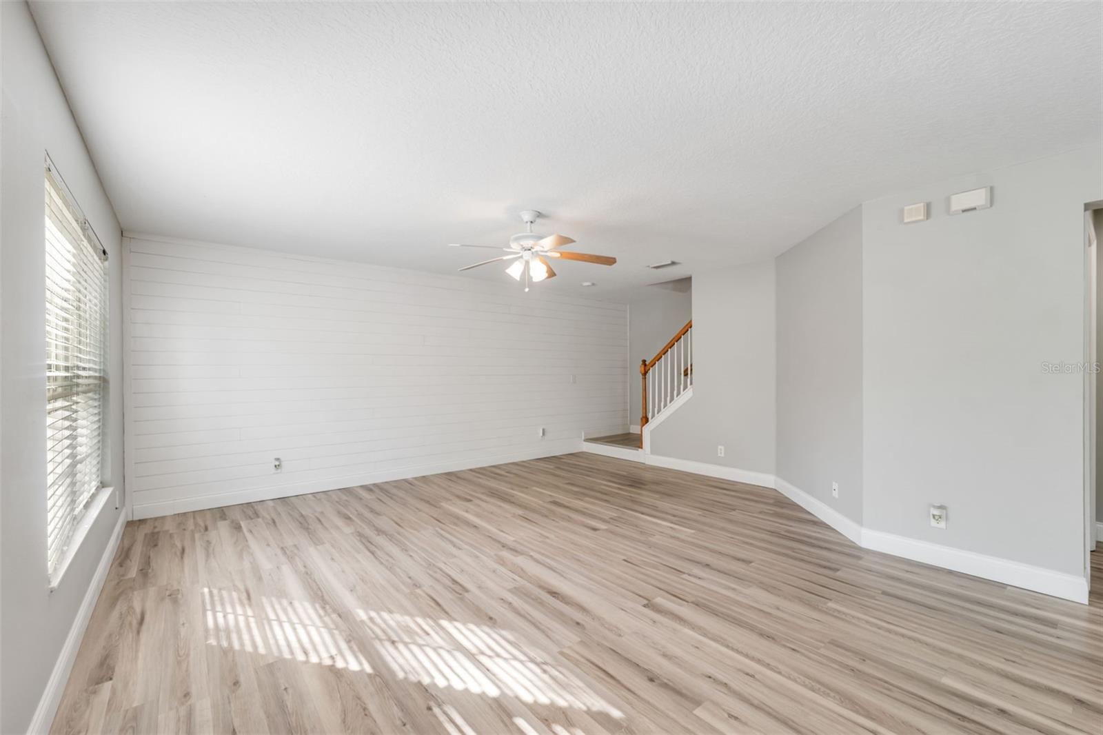 Large Living Area Plenty of Room for L shaped Sofa