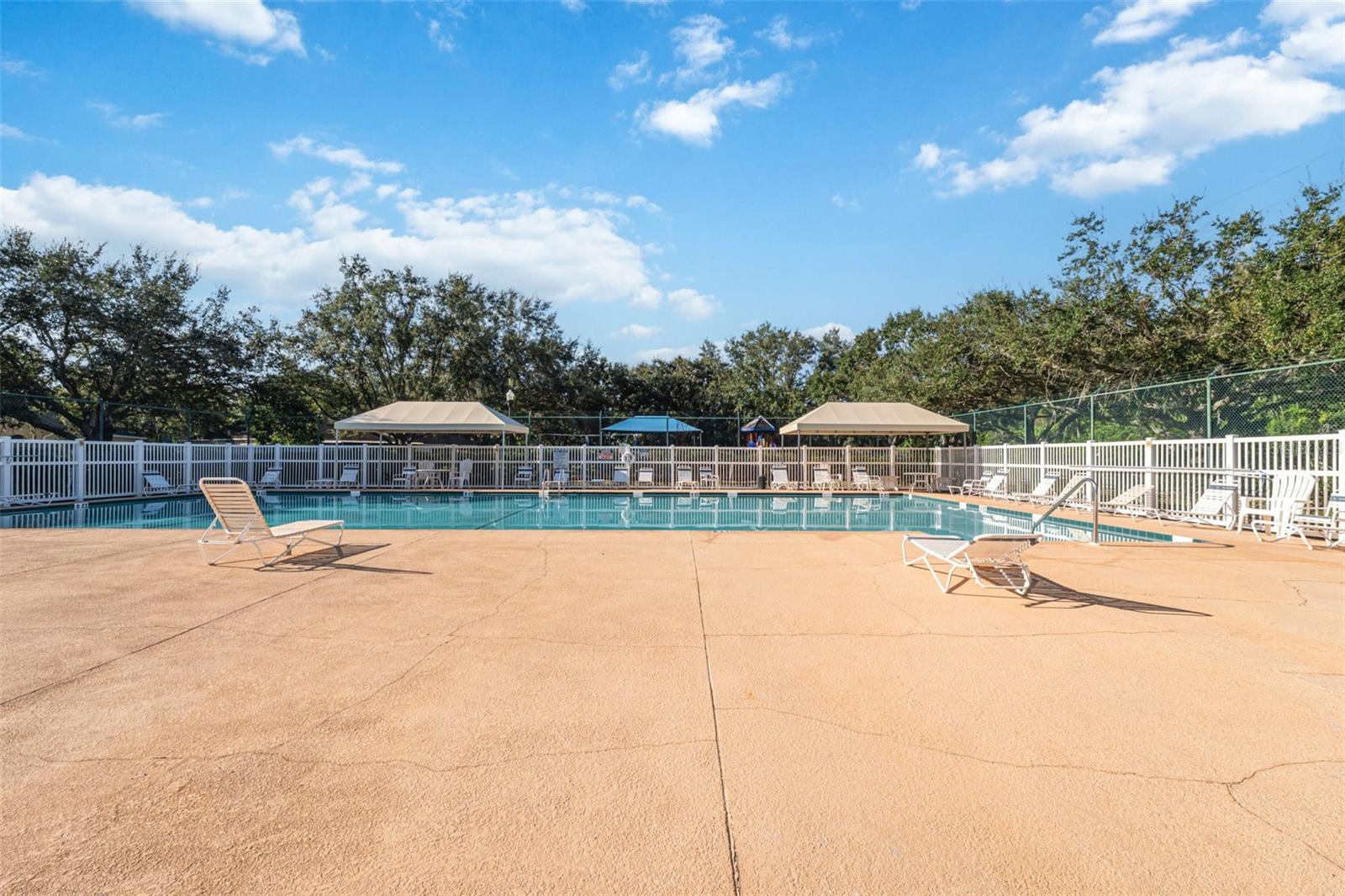 Community Large Pool