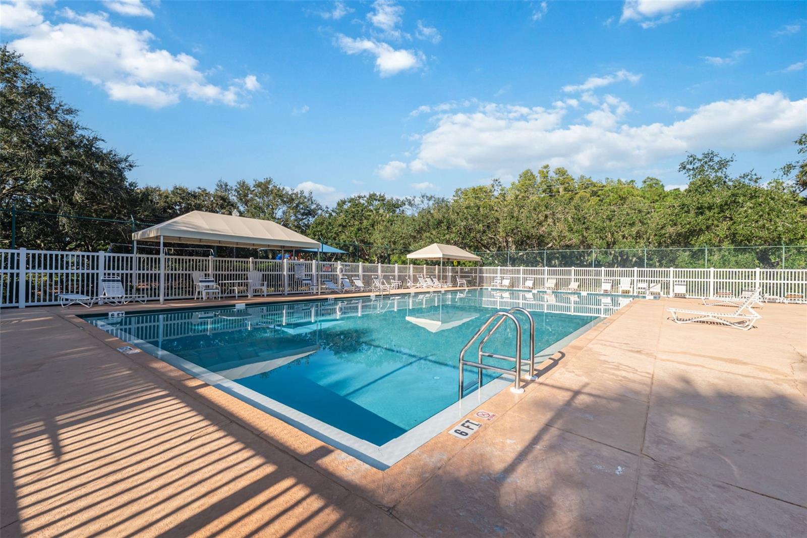 Community Large Pool