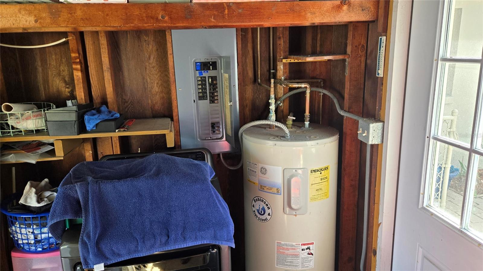 Detached Utility Room.