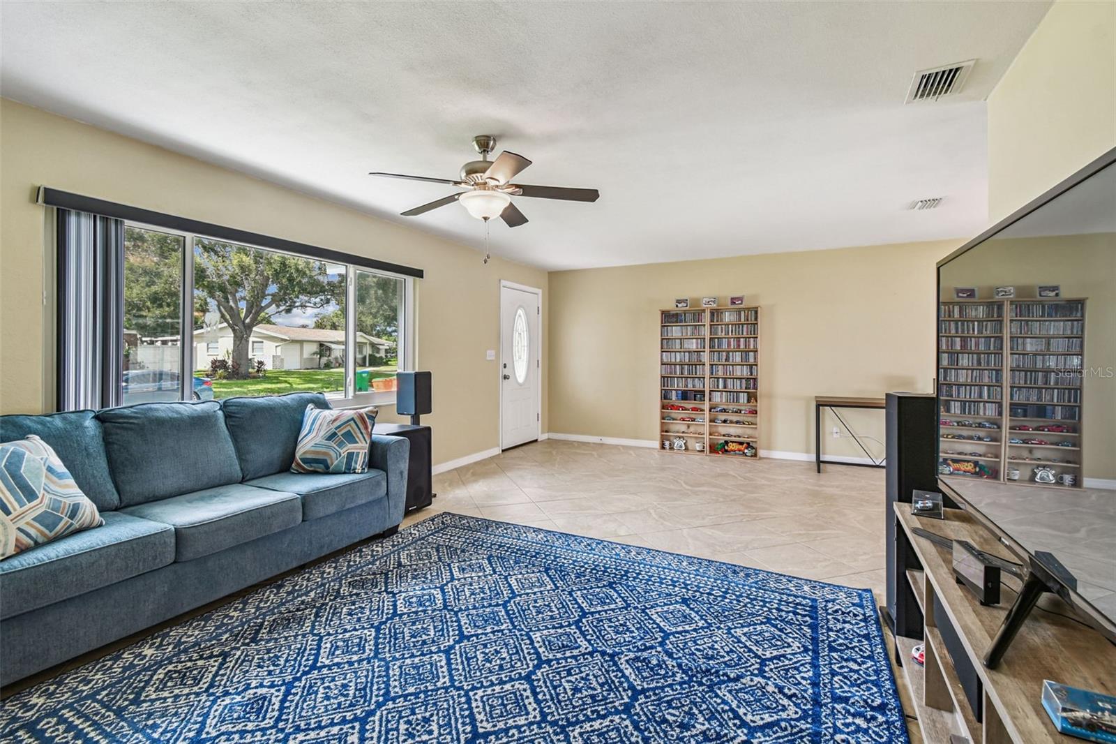 Living Room. Home is nice and bright, very cheerful