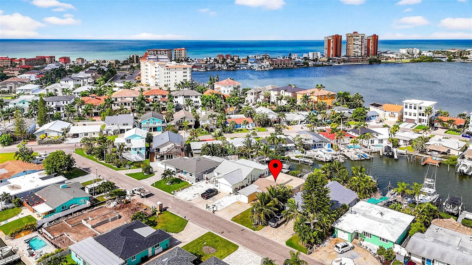 Waterfront 3 Bedroom Home Close to the Beach
