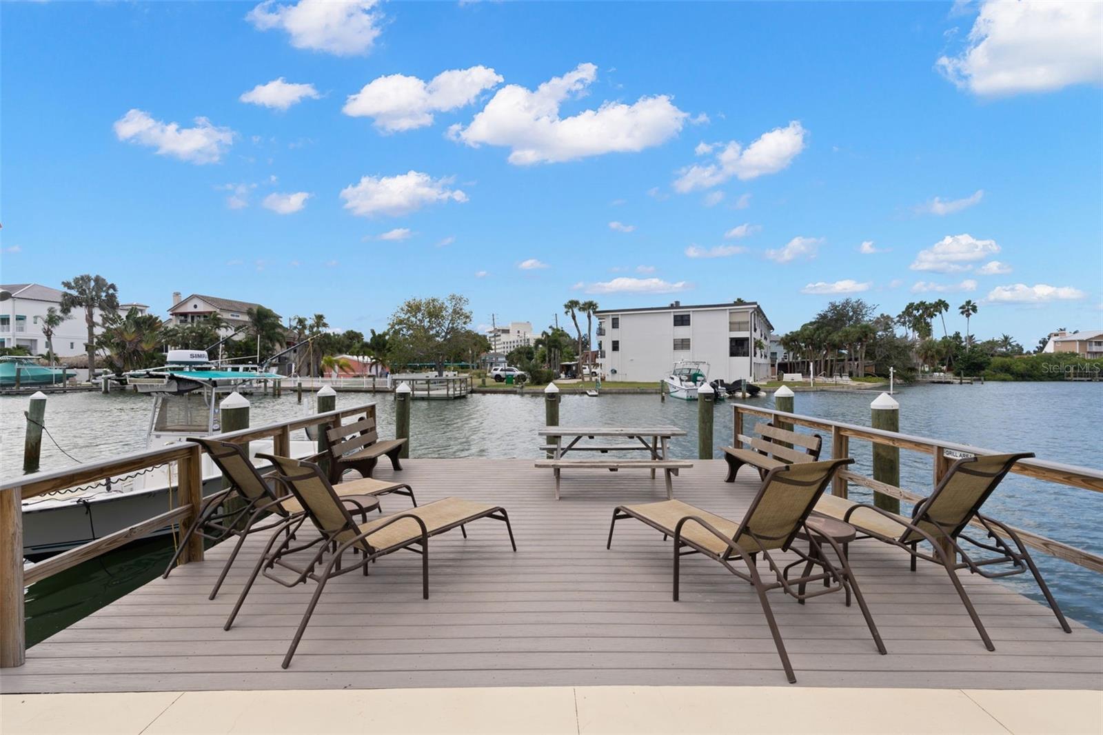 Fishing dock