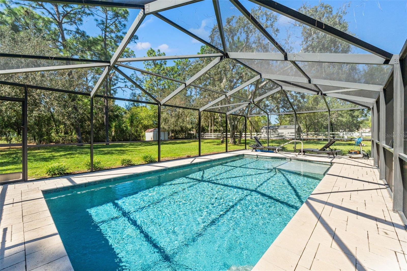 SCREEN ENCLOSED POOL