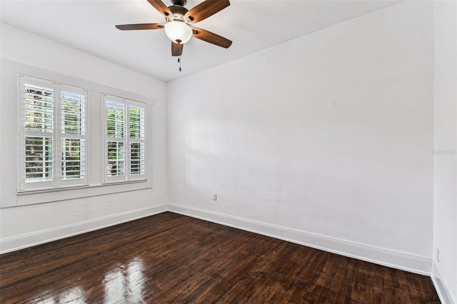 Secondary bedroom