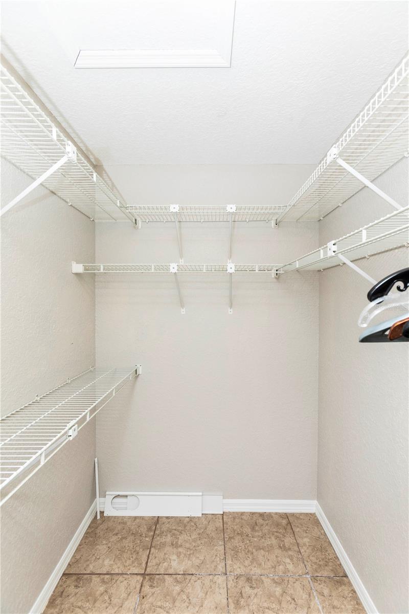 Walk in closet
