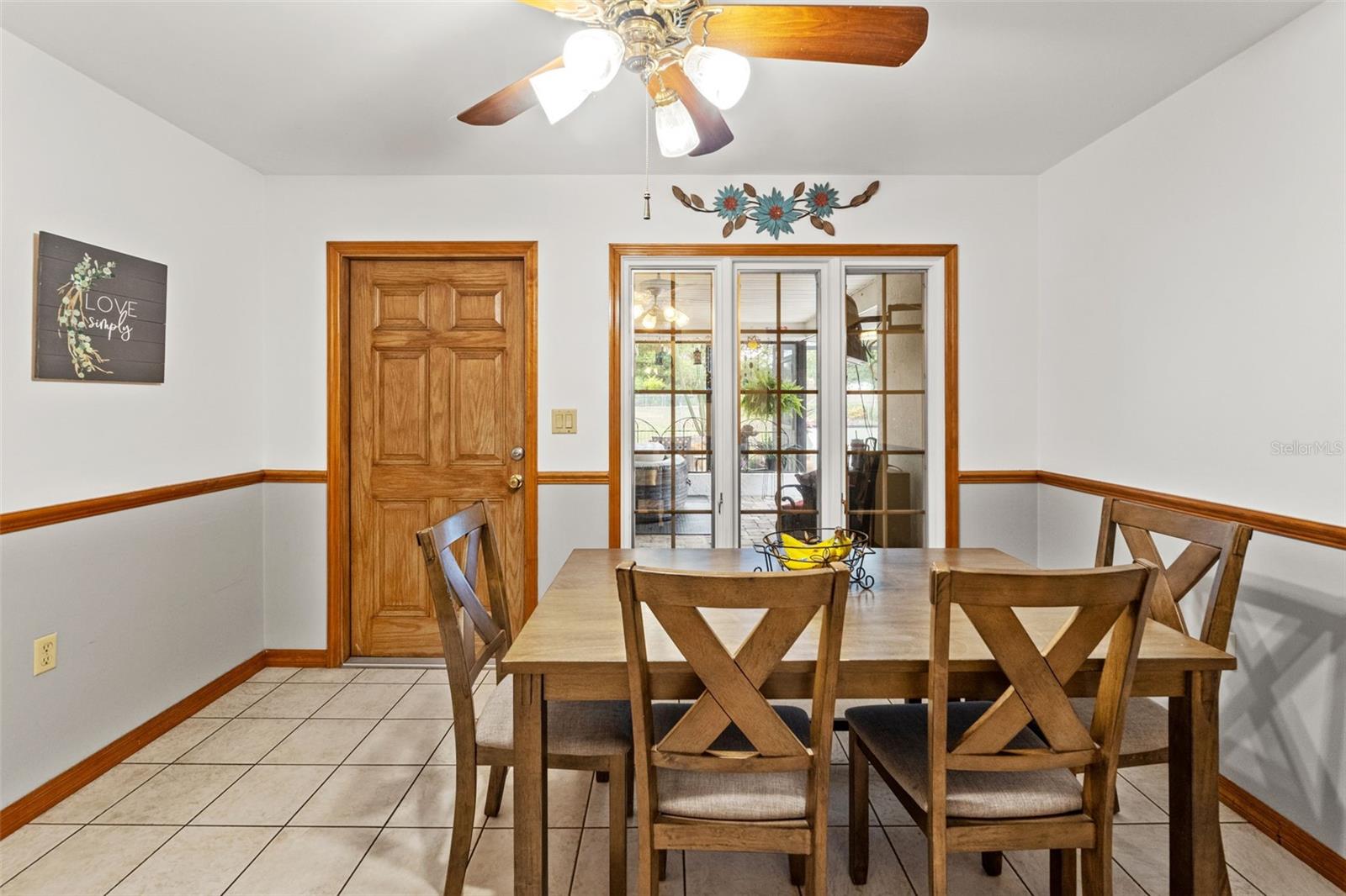 Breakfast Nook with Door to Pool Area