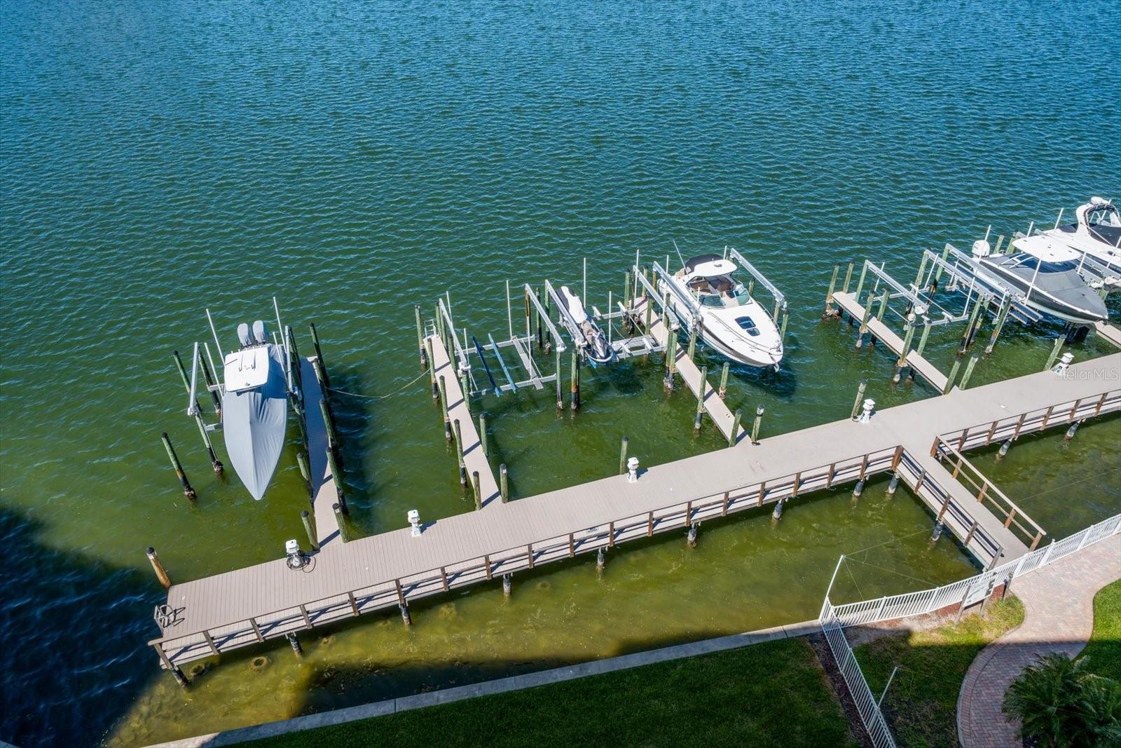 40' Boat Slip #25 w/16,000 lb lift