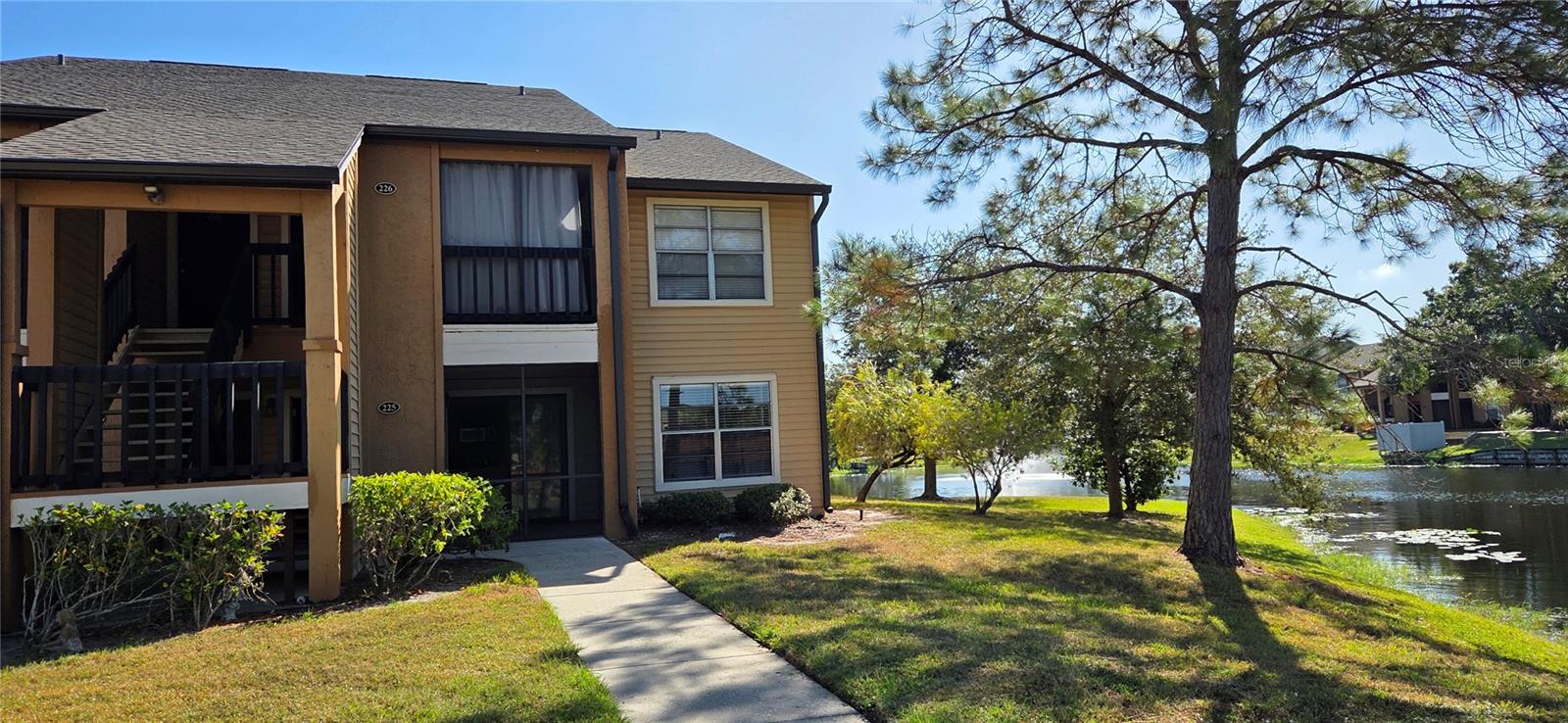 Ground level corner unit by the lake