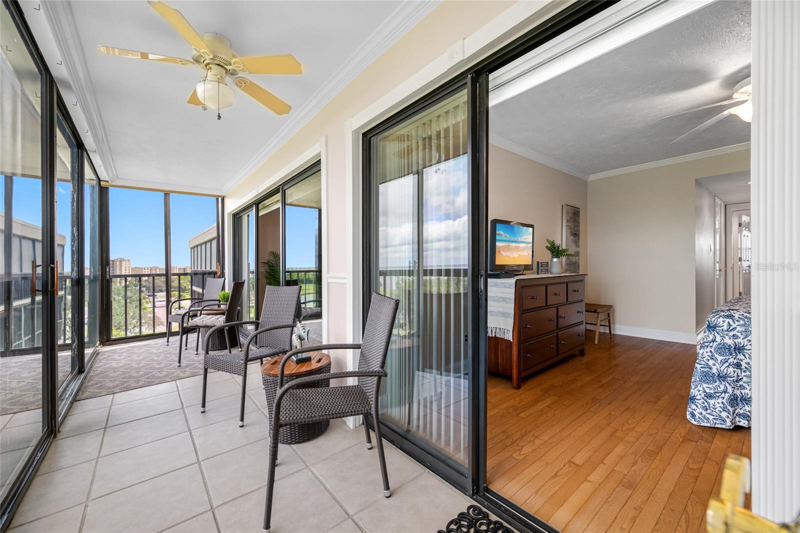 Direct access from primary bedroom to the lanai