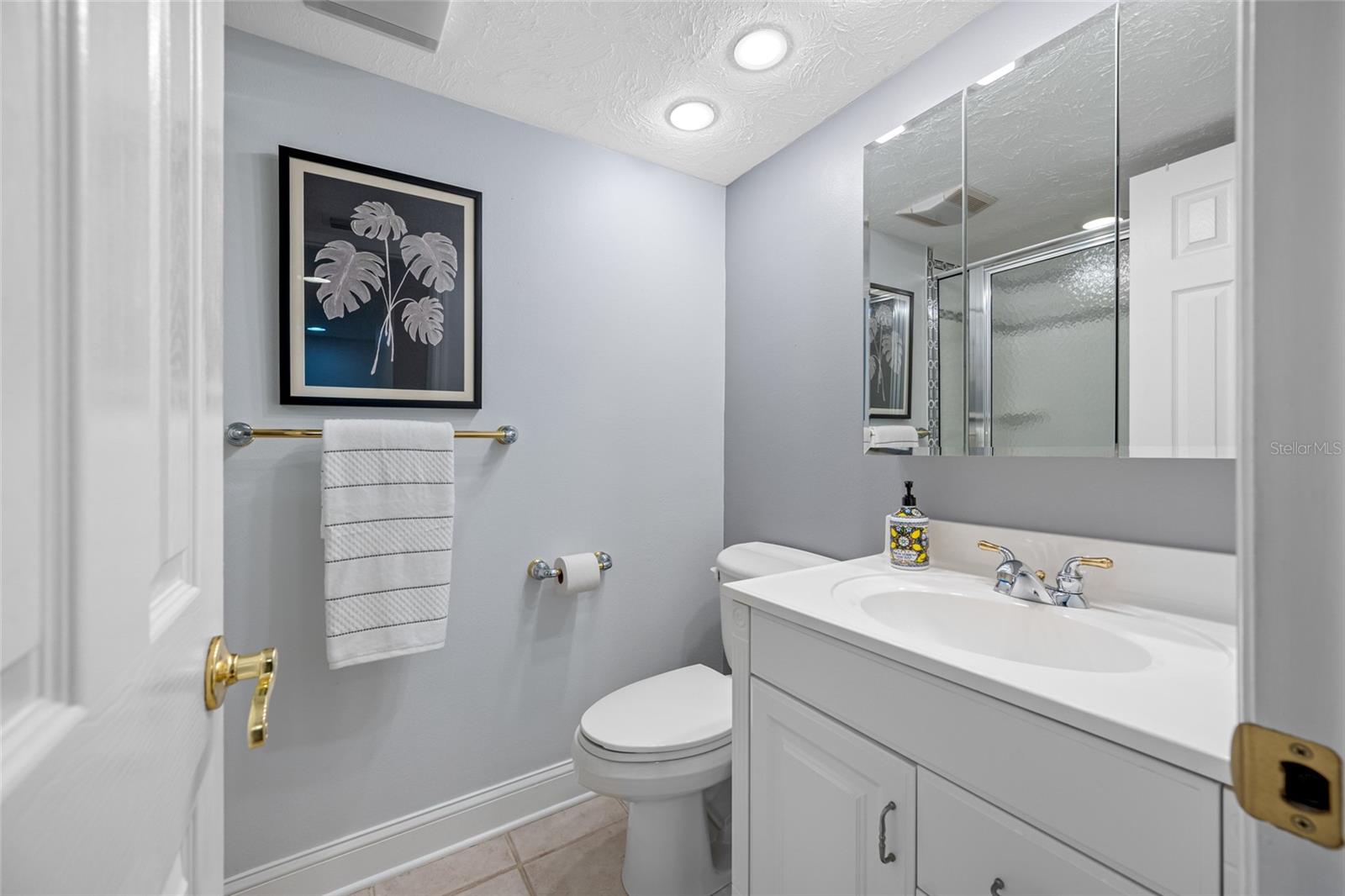 2nd Bathroom