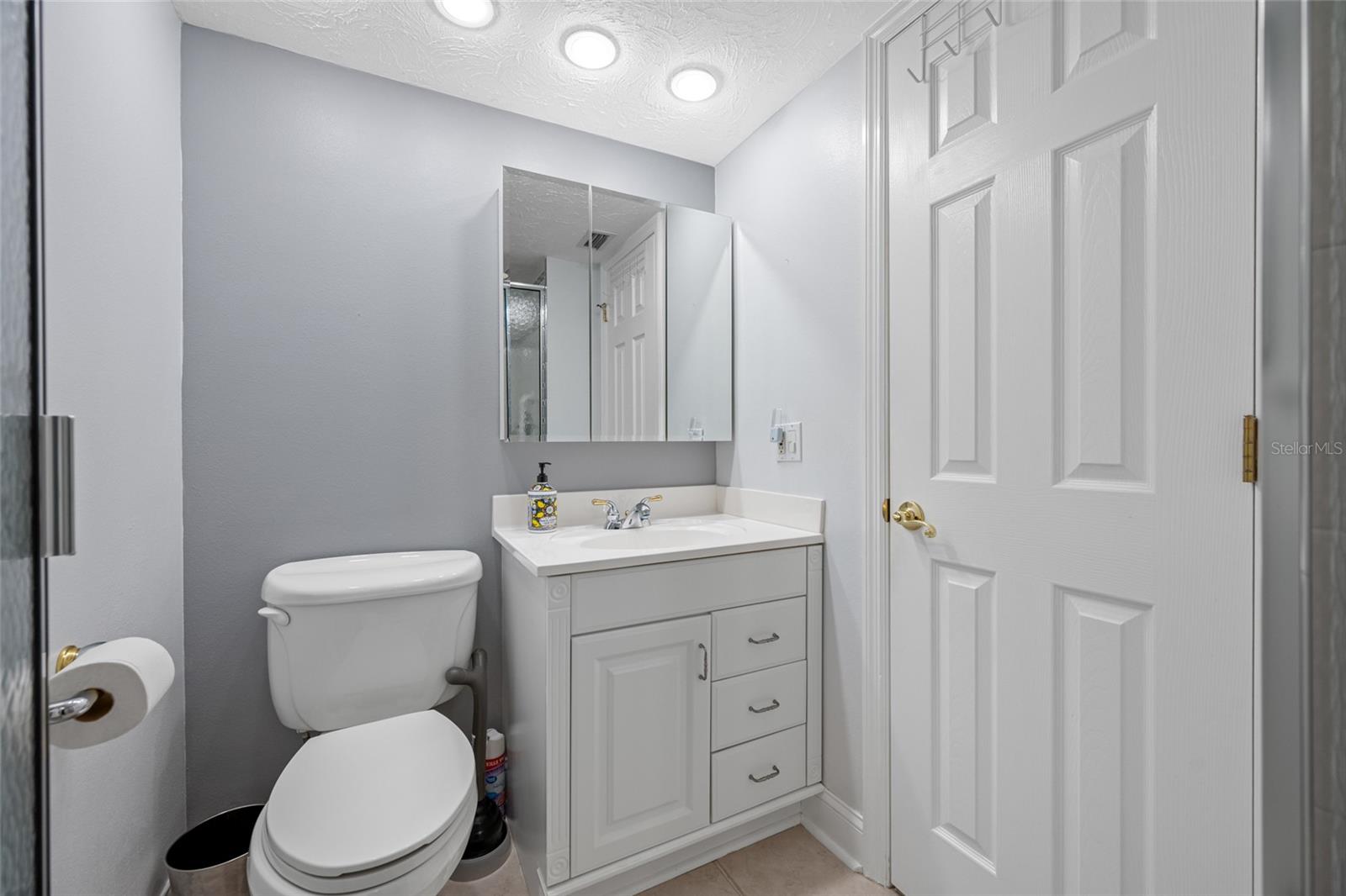 2nd Bathroom